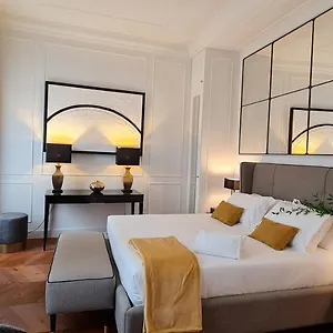 Calzaiuoli3 Luxury Flat In The Center Of Florencia